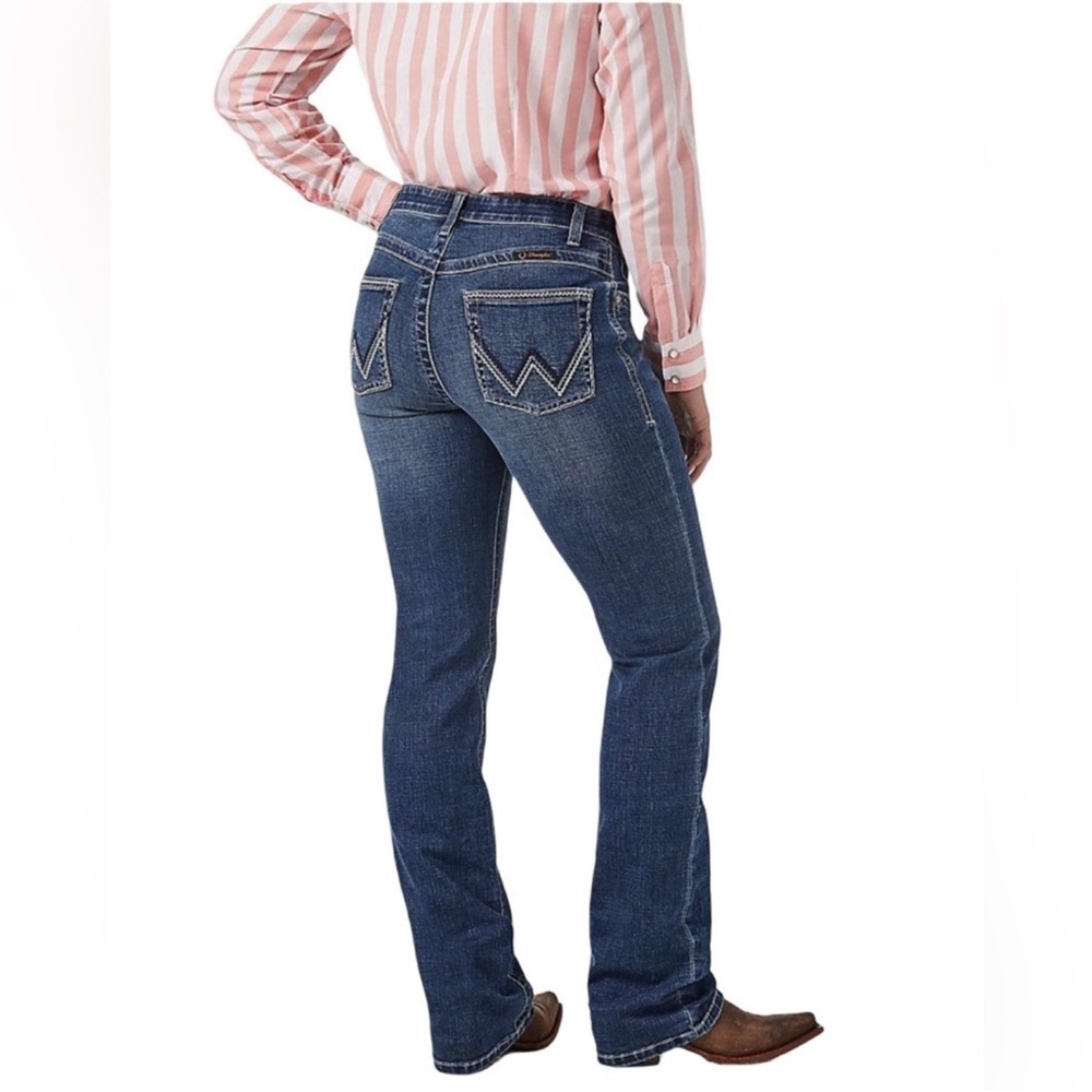 Wrangler Women’s Ultimate Riding Jean Willow Boot Size 3 - 27 in Dark Wash